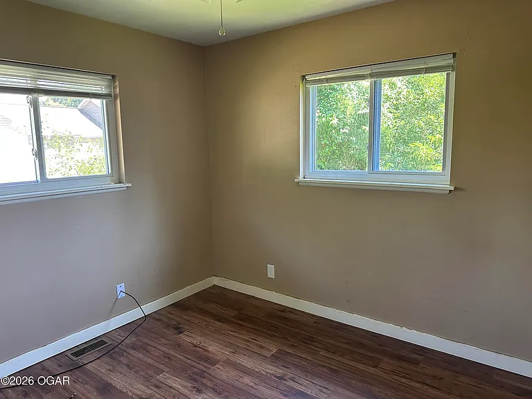 1229 Reid Rd — Photo 8