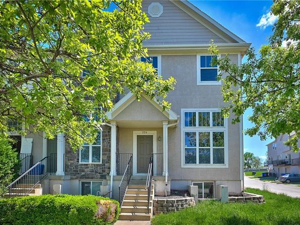 224 N Hedge Ln, Olathe, KS 66061