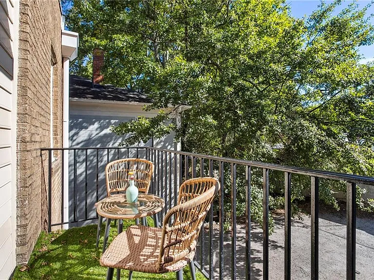 1187 Mansfield Ave NE #4 — Photo 37