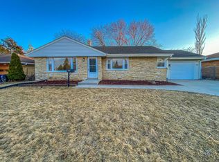N84W16133 Donald Ct, Menomonee Falls, WI 53051
