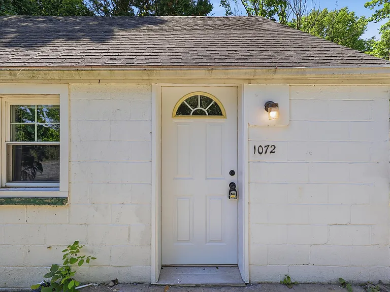 1072 Rocky Springs Rd — Photo 3