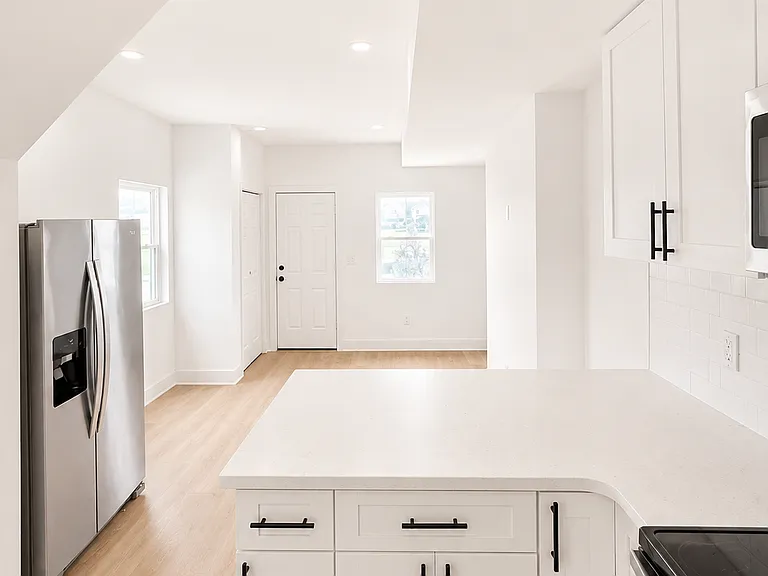 322 S Princeton Ave — Photo 3