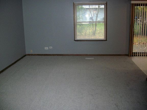 2nd image of 371 Kirkwood Cir