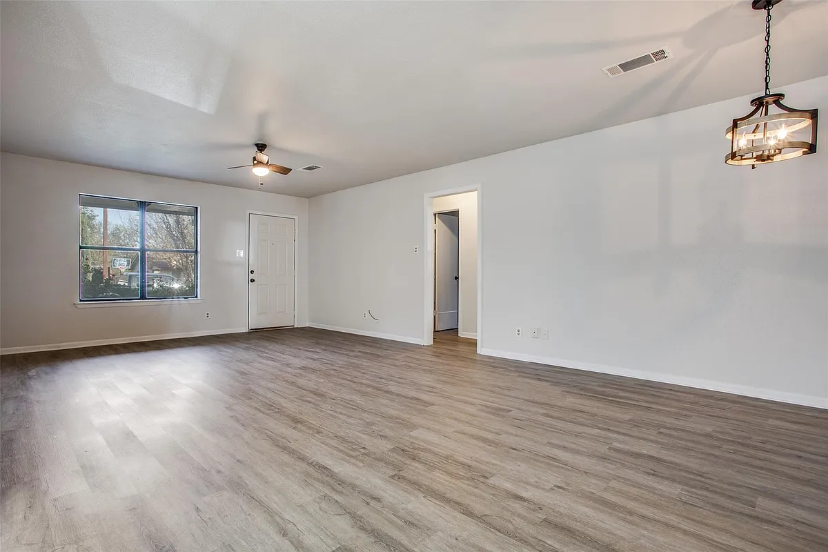 Building Photo - 2212 Rifle Bend Dr