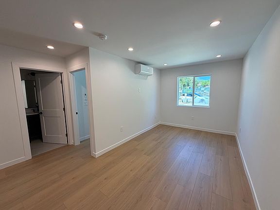 4th image of 15732 Kadota St #1