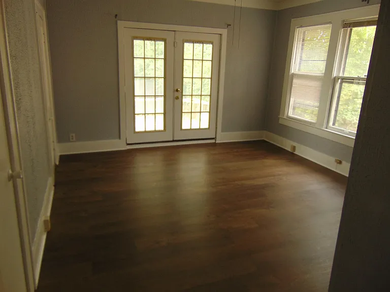 Master Bedroom, Opens to enclosed deck