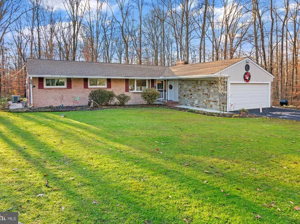 402 Streamside Dr, Fallston, MD 21047