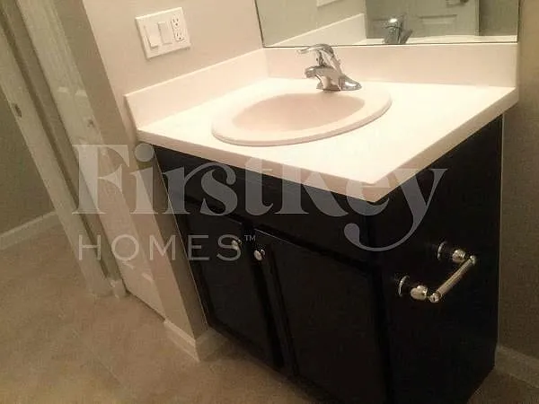 991 SW Dubois Ave — Photo 31