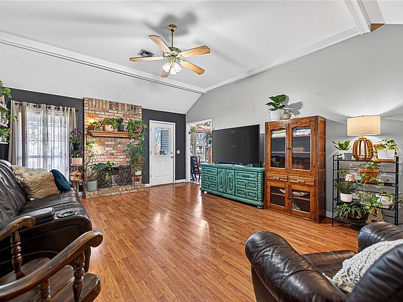 2nd image of 410 N 37th Pl