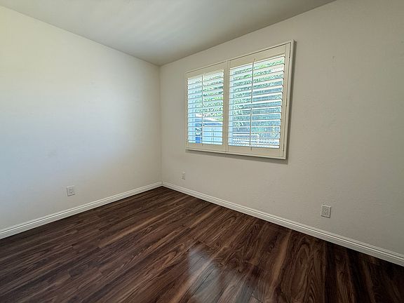 5th image of 2543 Parkway Dr