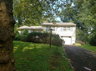 212 Glen Rd, Mountainside, NJ 07092
