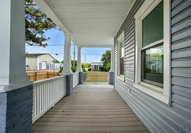 656 Florida Ave — Photo 5