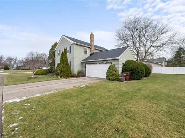 24675 Surrey Cir, Westlake, OH 44145