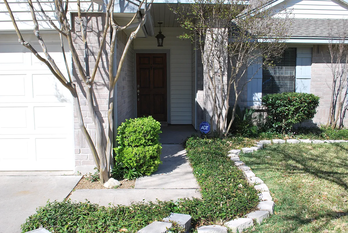 Building Photo - 2506 Beverly Cv