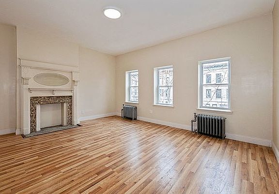 4th image of 898 Saint Johns Pl Floor 2