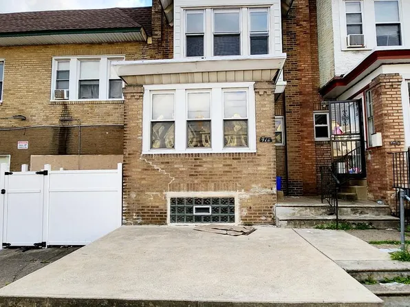 972 Bridge St, Philadelphia, PA 19124