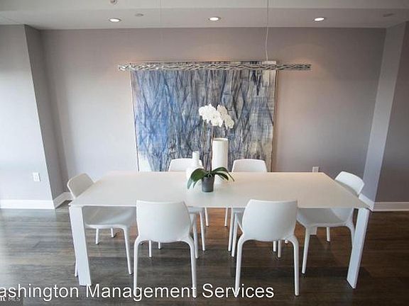 3rd image of 1111 19th St N APT 2803