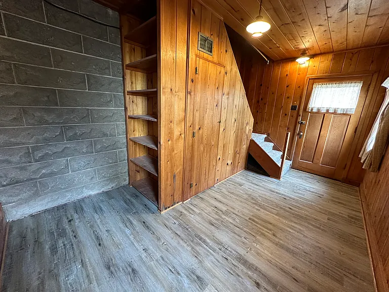 103 E Park Ln — Photo 7