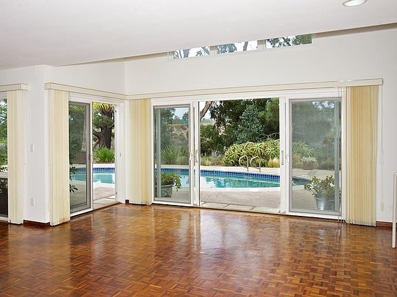 5th image of 8283 Prestwick Dr