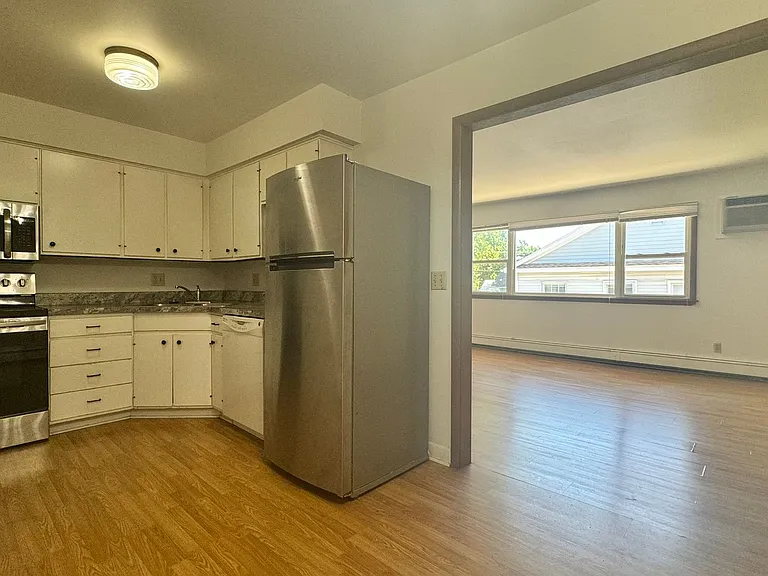 614 E. Jefferson Street — Photo 4