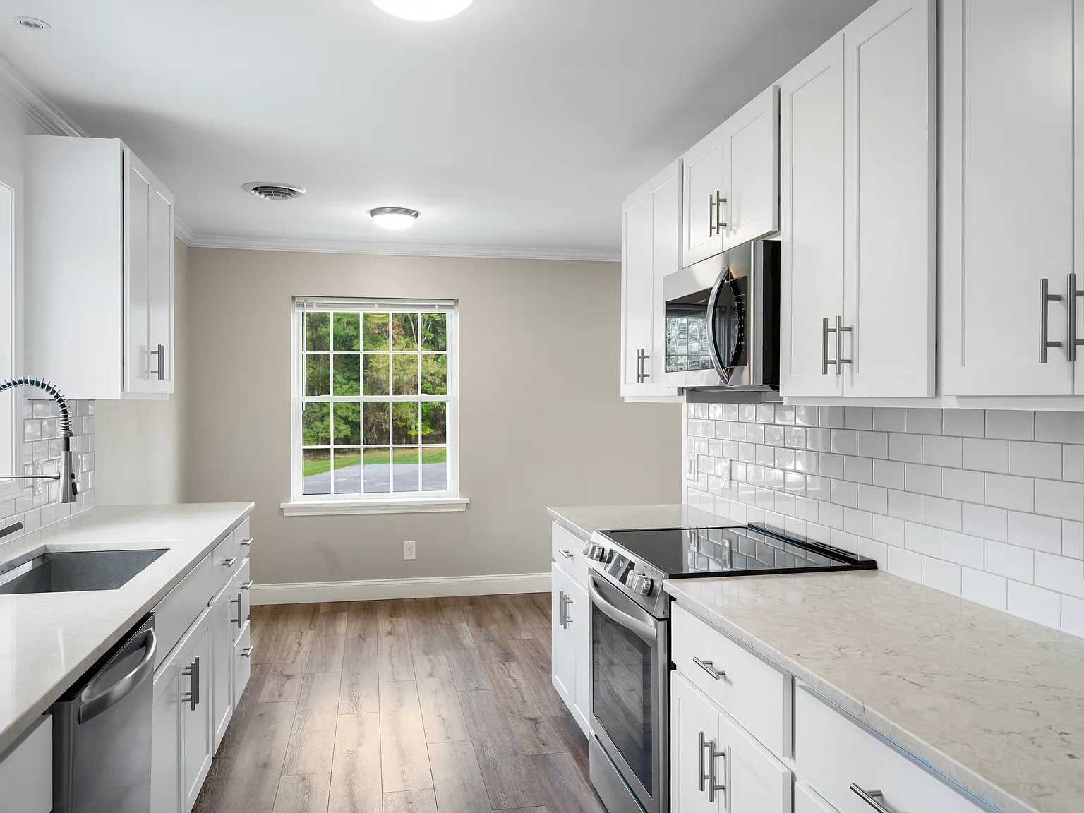 2 bed, 900 sqft, $1,795 — Photo 3