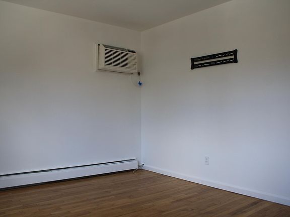 4th image of 927 124th St Floor 2