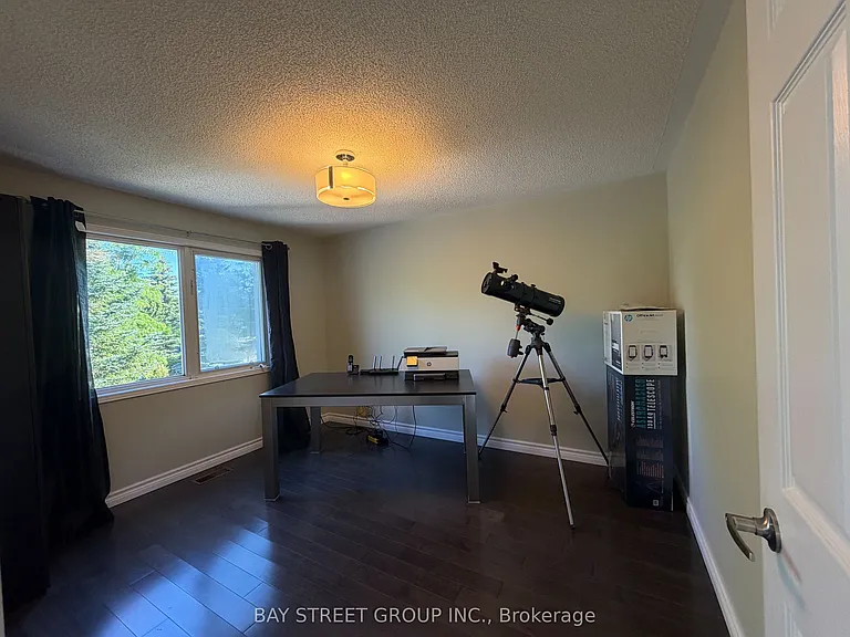 9 Ingleborough Ct — Photo 8
