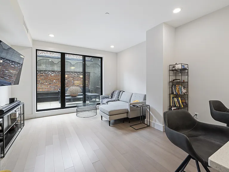 121 Portland St #707 — Photo 2