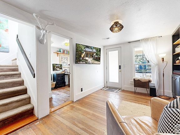 5th image of 143 W 2nd St