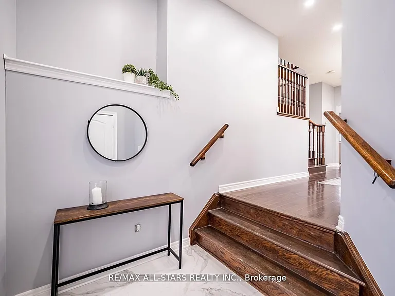 138 Yakefarm Blvd — Photo 3