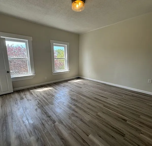 64 New Bridge St #2 — Photo 3