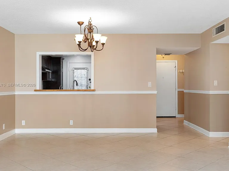 301 NE 14th Ave #307 — Photo 13