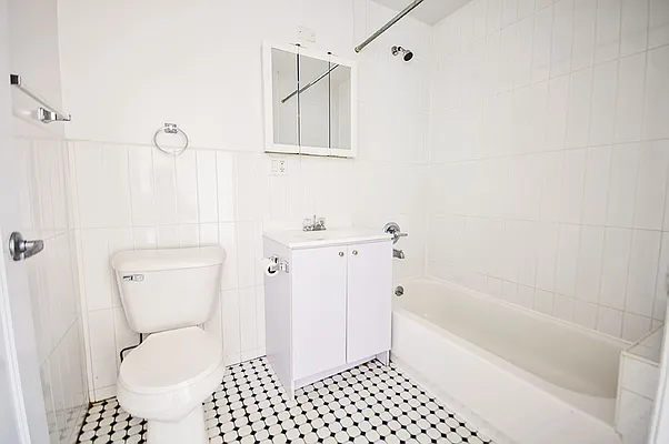 Rented by Level Group | media 25