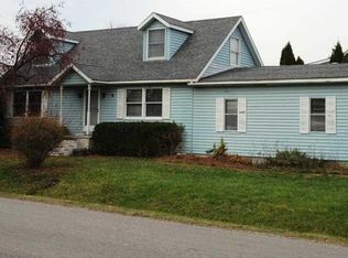 1594 Hillcrest Ct, Saint Clair, MI 48079