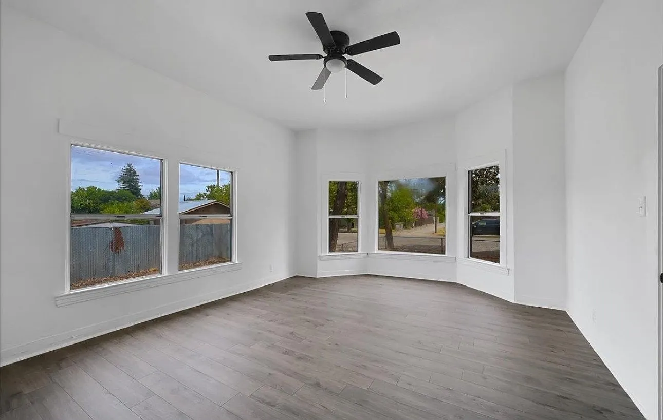 2 bed, 850 sqft, $1,450 — Photo 2