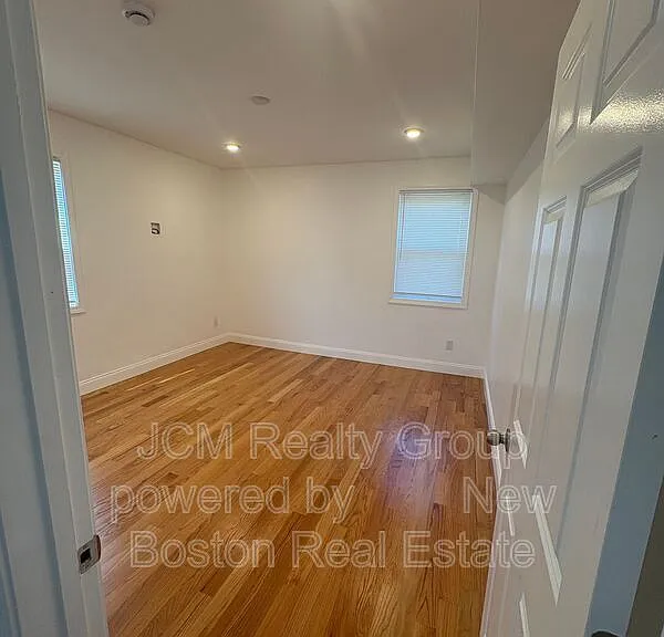 217 Washington St #3R — Photo 5