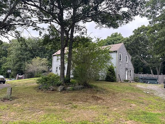 2nd image of 11 Cardinal Rd