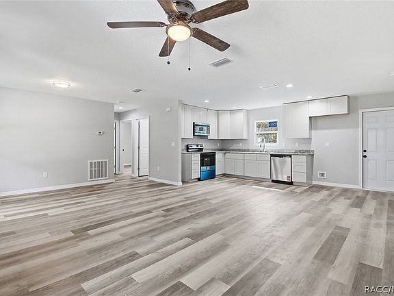 4th image of 490 N Robin Hood Rd