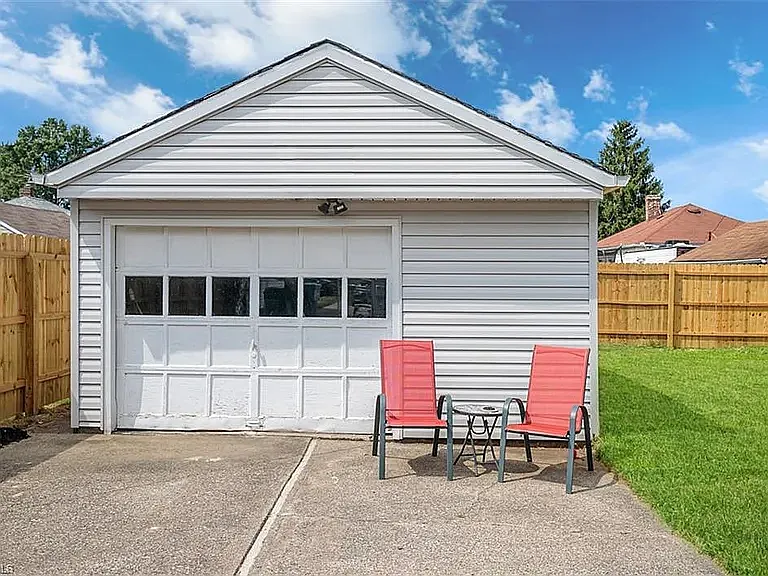 1008 Dartmoor Ave — Photo 16