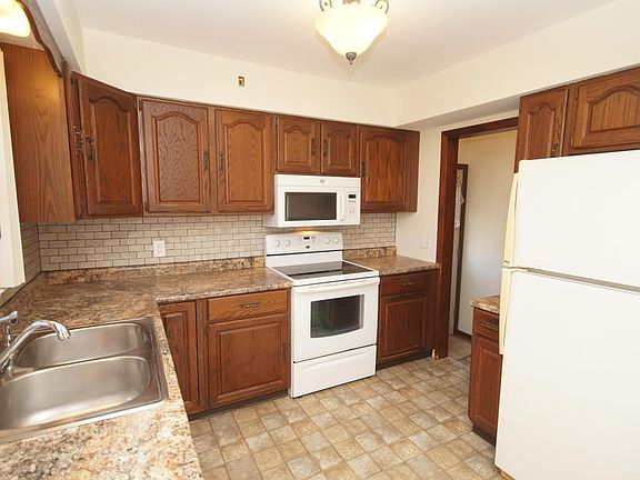4th image of 1536 37th St SW
