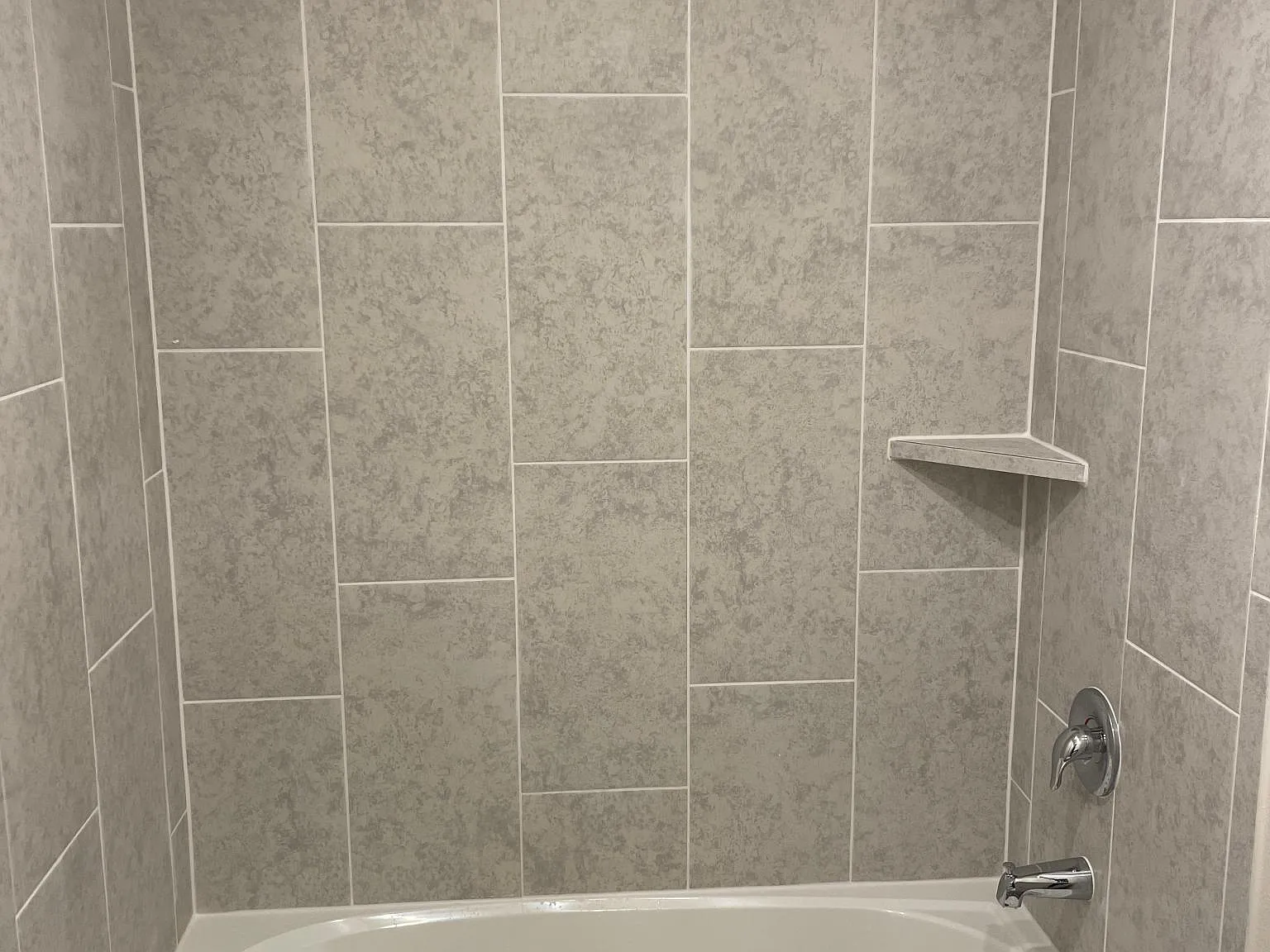 3 bed, 1643 sqft, $2,045 — Photo 4