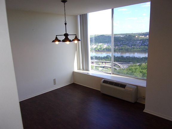 3rd image of 810 Matson Pl Unit 906