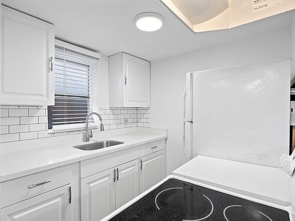 4th image of 1801 NE 56th St APT 7