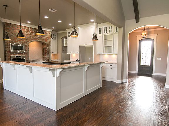 3rd image of 3909 Bridge Wood Ln