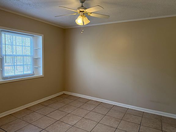 5th image of 522 Southgate Rd