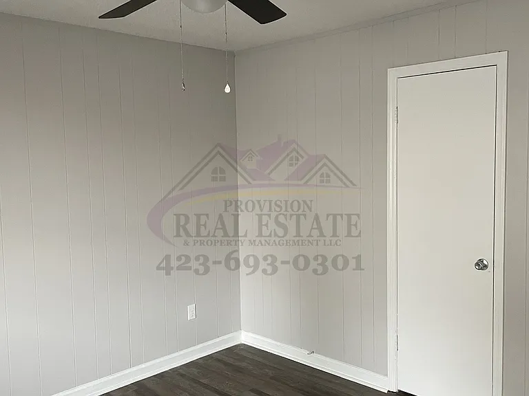 755 20th St SE — Photo 10