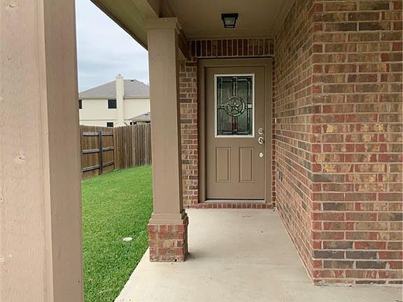 5th image of 4809 Green Meadow St