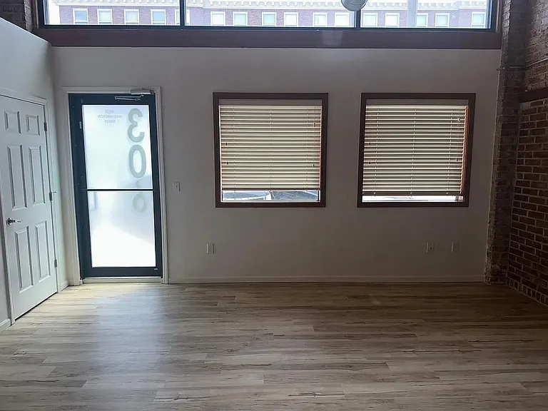 107 N Main St — Photo 25