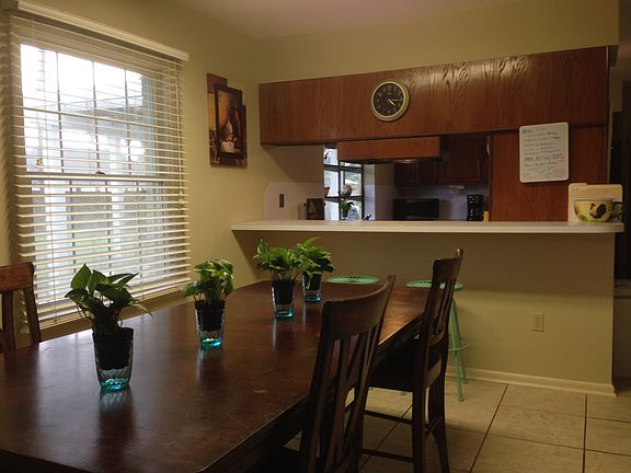 BREAKFAST/KEEPING ROOM