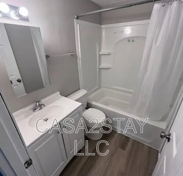 541 Hanover Dr #4 — Photo 6